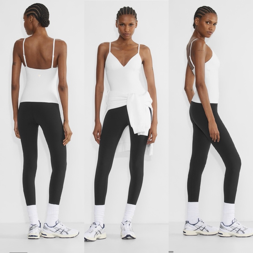NWT Aritzia Golden BUTTER Vibrant Tank Bright White Size Medium V-neck cami
